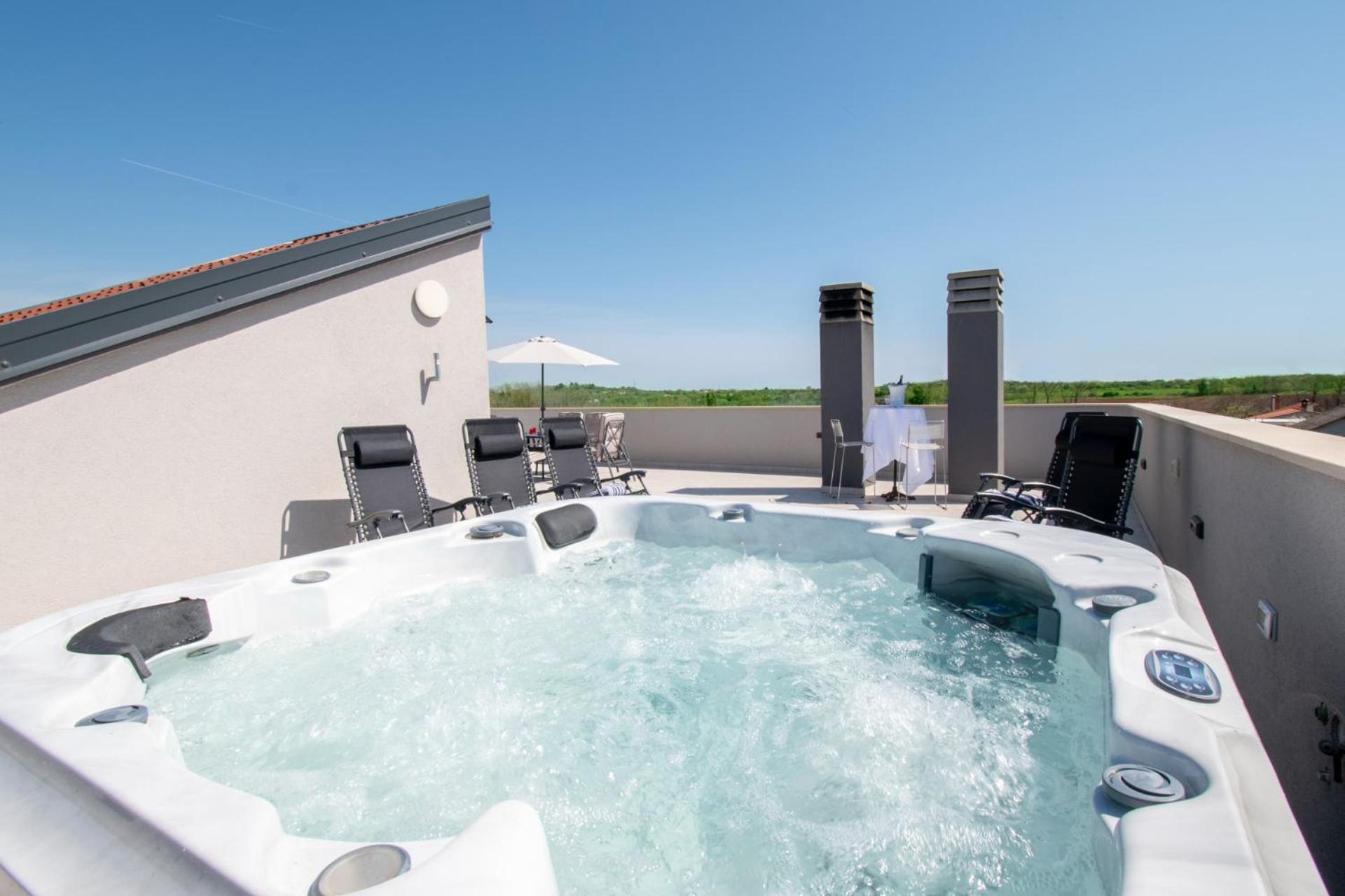 Vila Ivana Mit Jacuzzi In Pula,istrien Pula